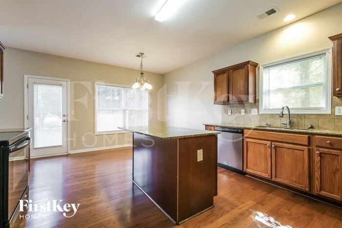 Building Photo - 952 Simonton Glen Dr SE