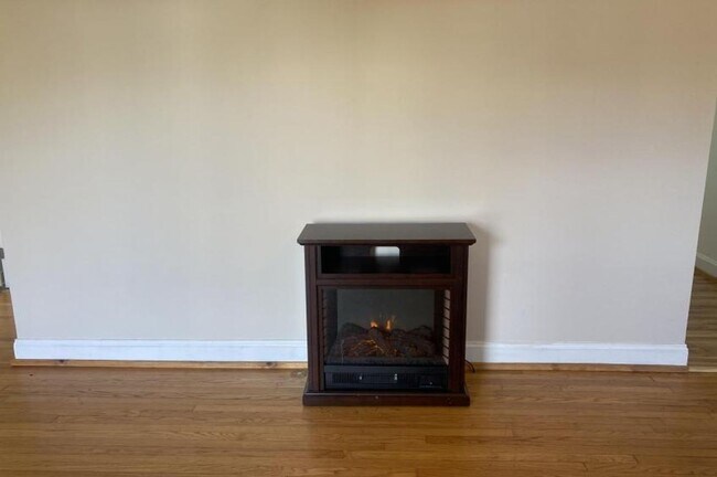 Building Photo - 209 Homewood Dr
