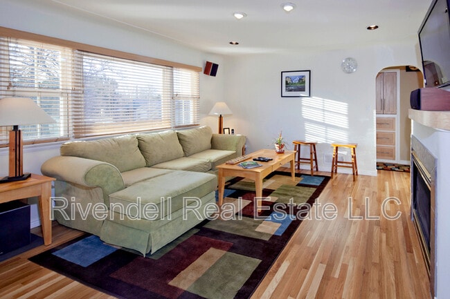 Building Photo - 1230 Havana St