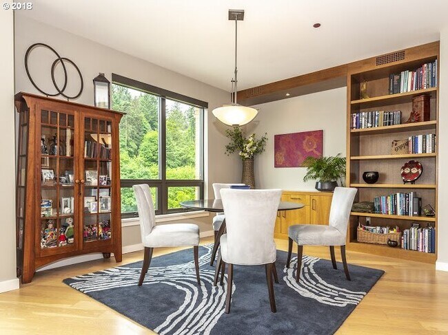 Building Photo - Rare rental in The Westerly - spectacular 2/2.5 unit w/sweeping views/2 parking/2 storage