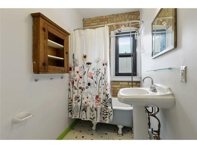 Building Photo - 11 S 12th St