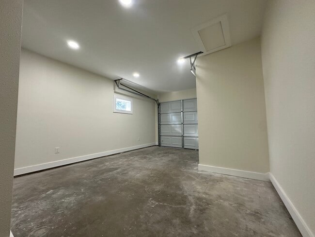 Building Photo - 1517 Bonham Dr