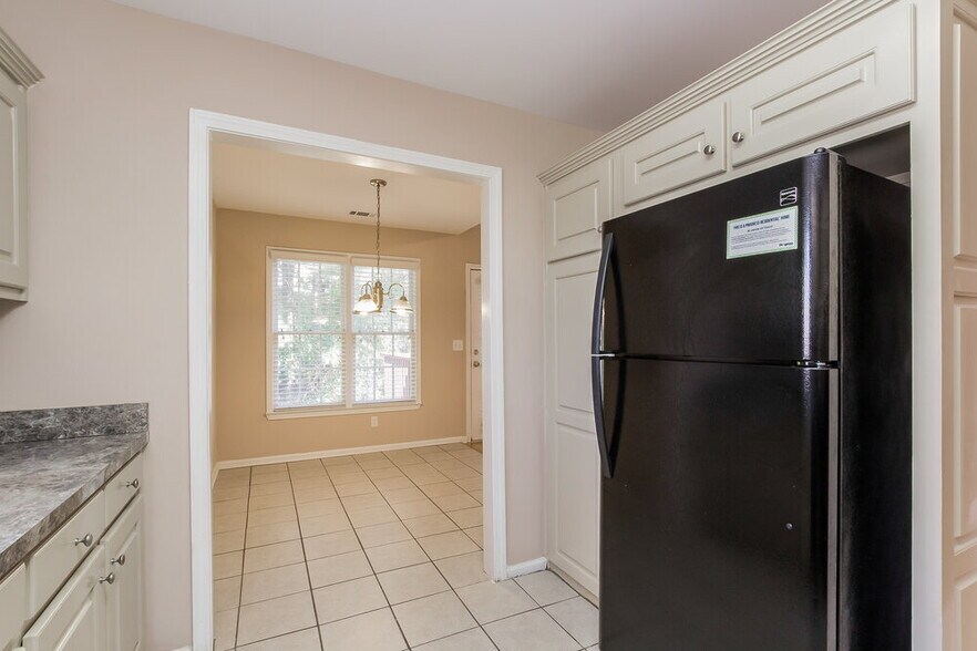 Building Photo - 605 Oxford Crest Ct NW
