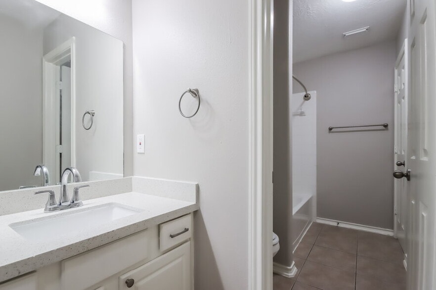 Building Photo - 6819 Rockwall Trail Dr