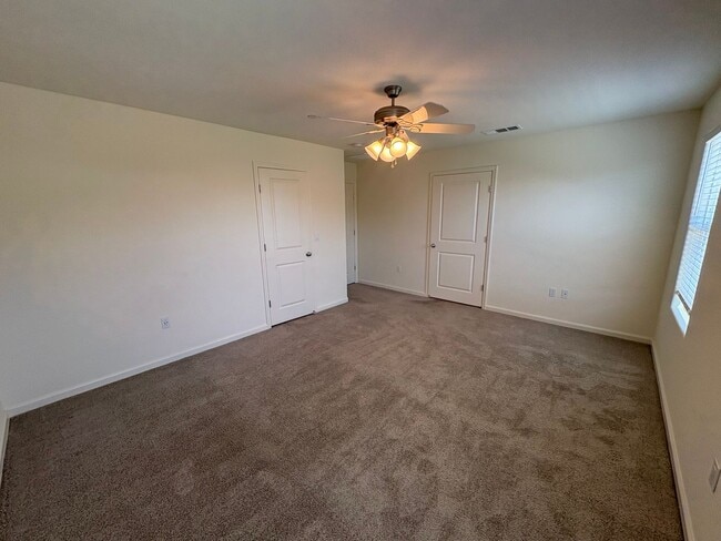 Building Photo - Tulare smart home, DR HORTON built home Available Now! Energy efficient