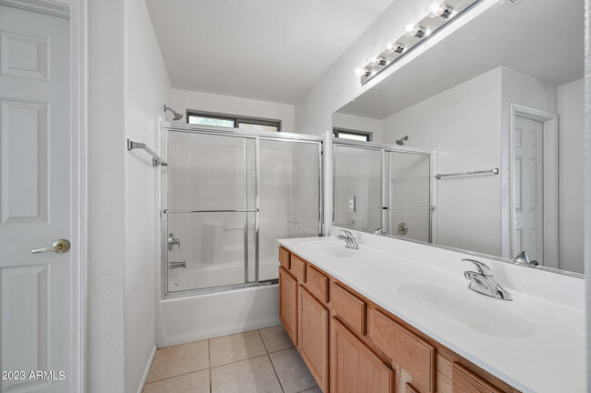 Building Photo - 14314 W Cora Ln
