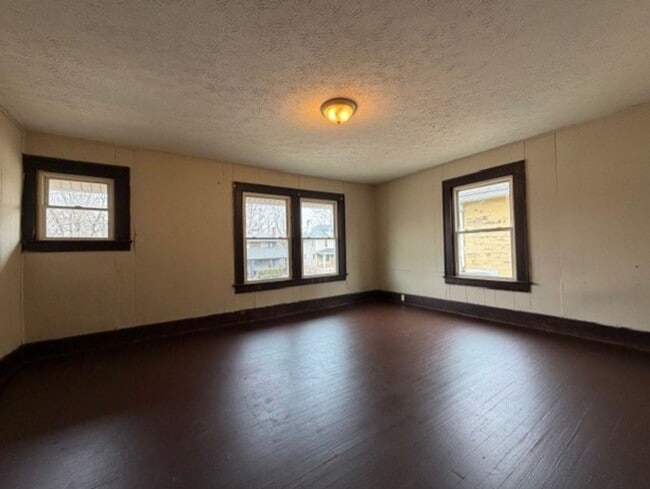 Building Photo - 457/459 E Madison Ave