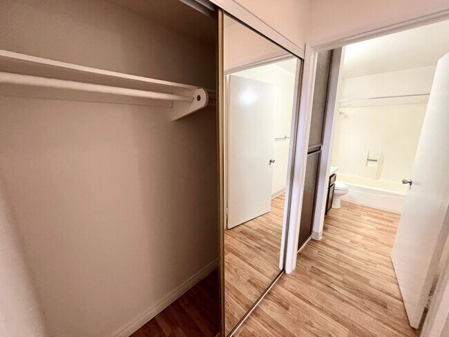 Building Photo - Mission Valley Condo for Rent | 1 Bed • 1 Bath | Resort-Style Community