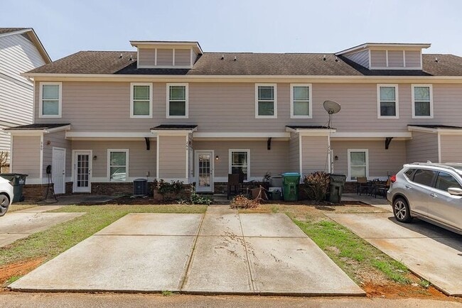 Building Photo - 264 Center Park Ln