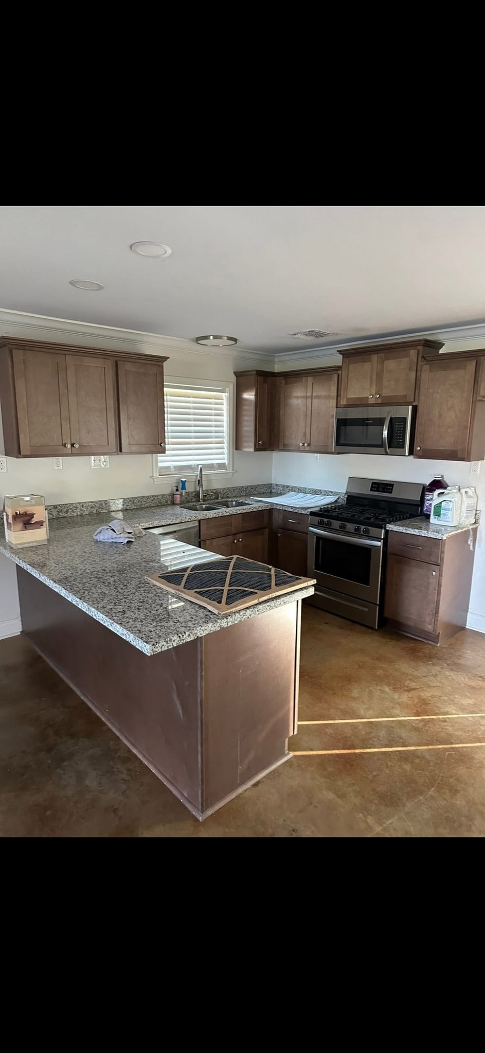 Building Photo - 7192 W Park Ave