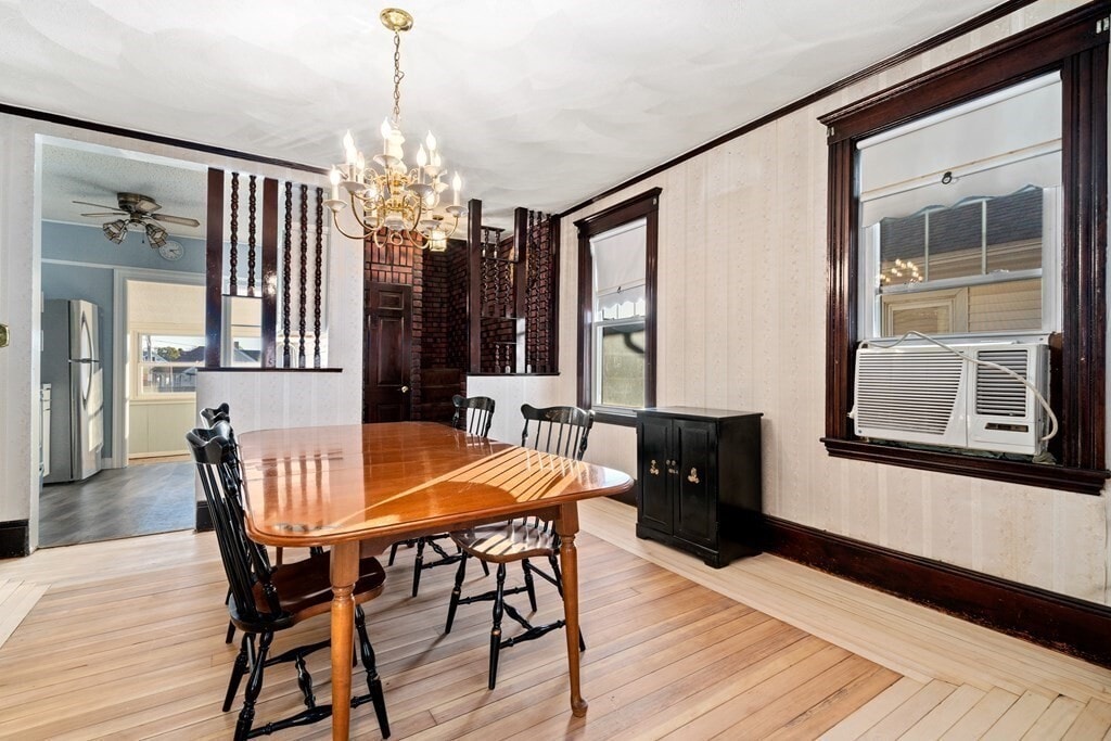 Building Photo - 14 Windsor Rd