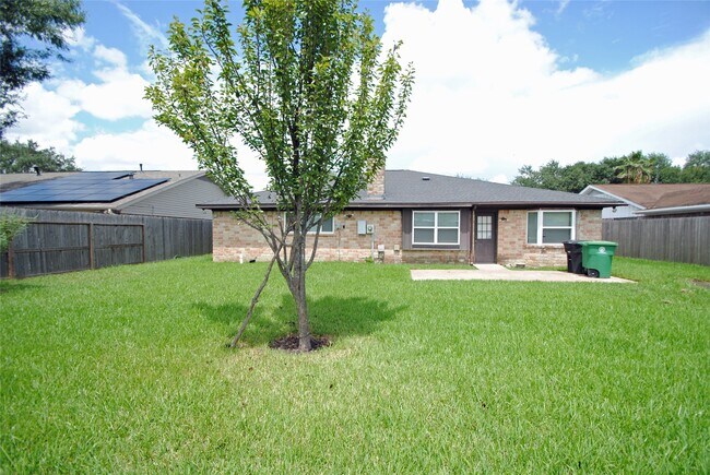 Building Photo - 11511 Creekhurst Dr