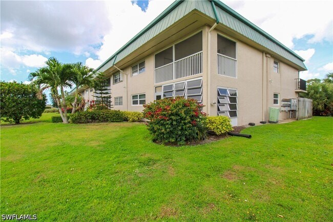 Building Photo - 600 Valley Stream Dr