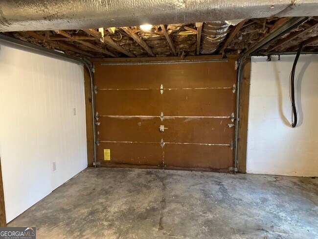Building Photo - 1545 Gaylor Dr SE
