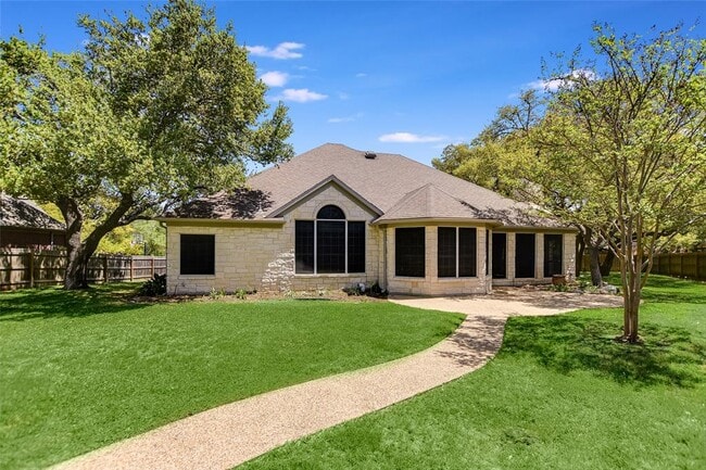 Building Photo - 10030 Estancia Ln