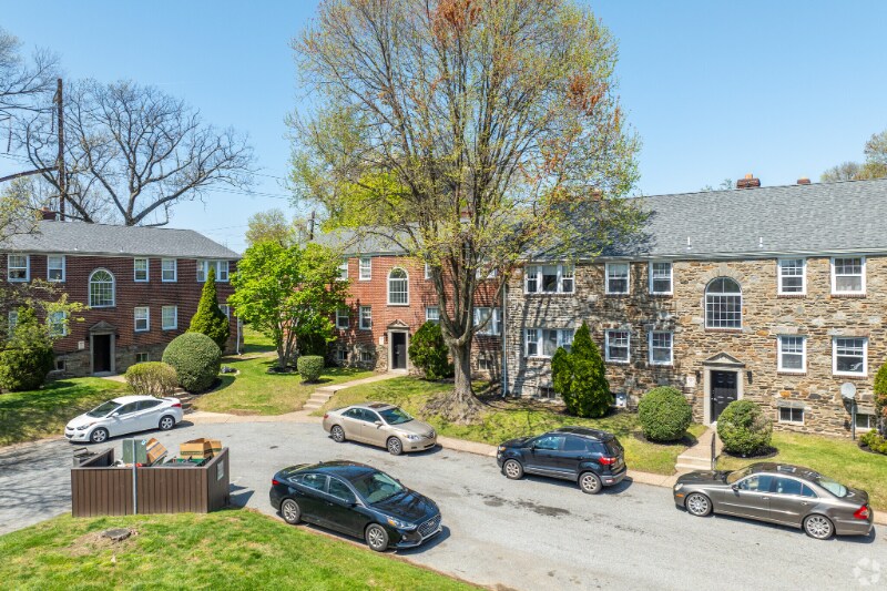 Building Photo - 4991 Parkside Ave N