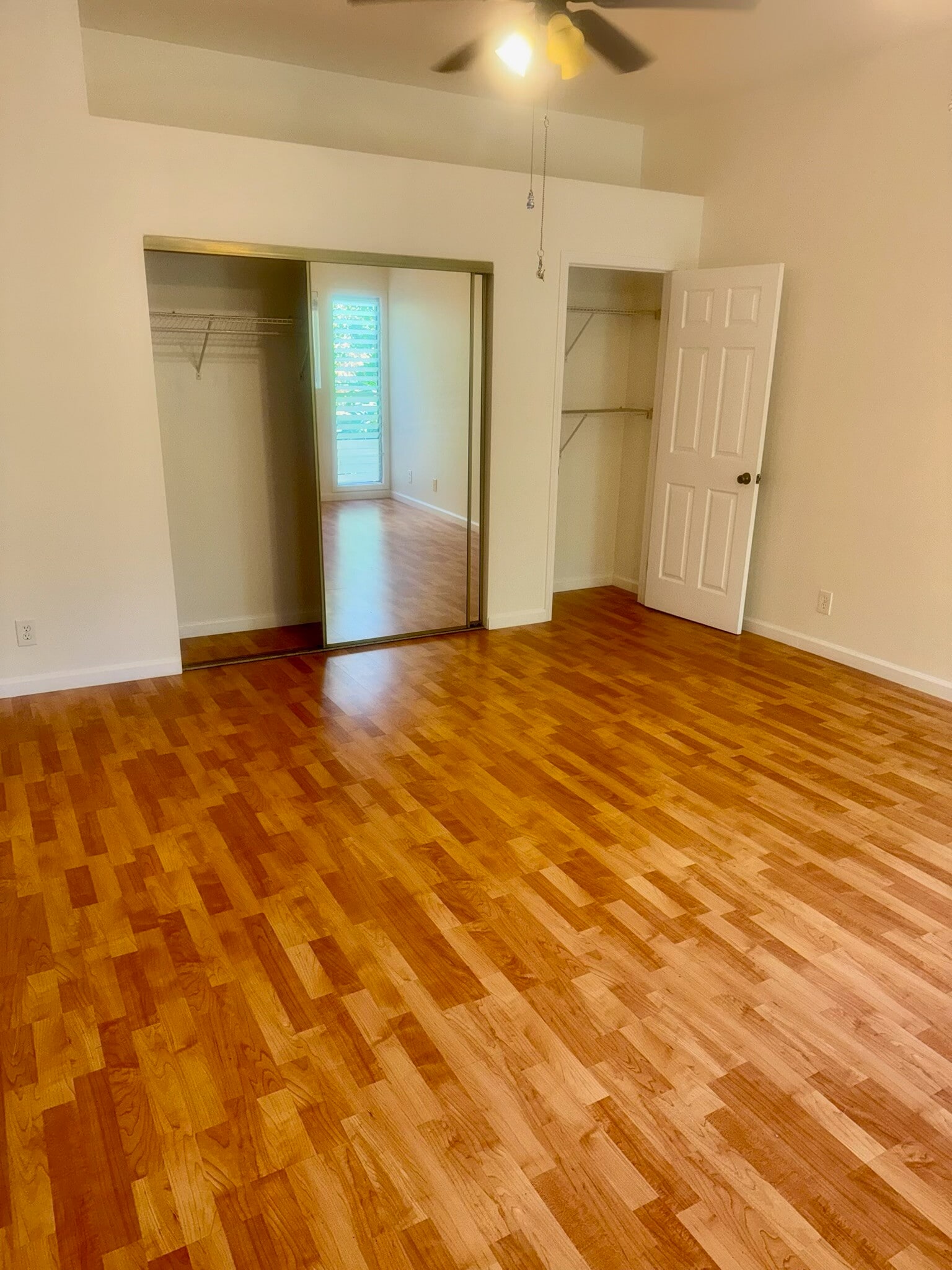 Opposite side of room - 47-445 Lulani St