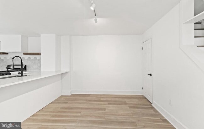 Building Photo - 715 E Haverford Rd