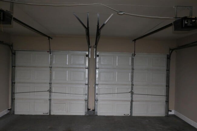 Building Photo - 2427 Droxford Dr