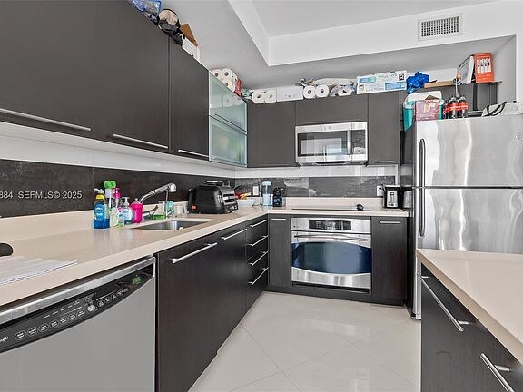 Building Photo - 90 SW 3rd St