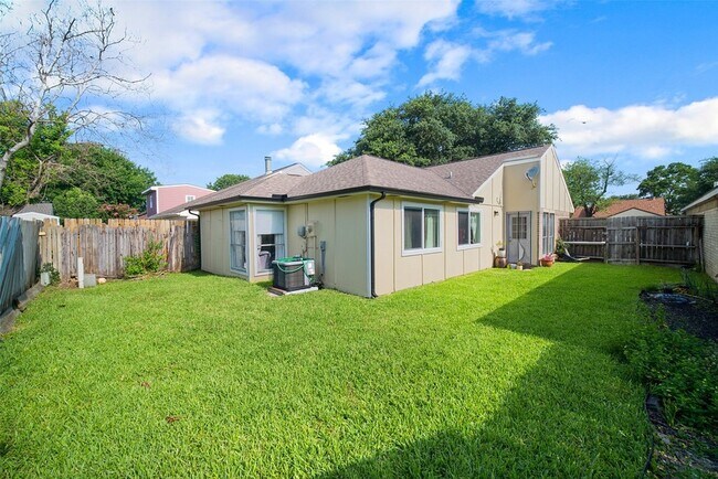 Building Photo - 13139 Vista Oro Dr