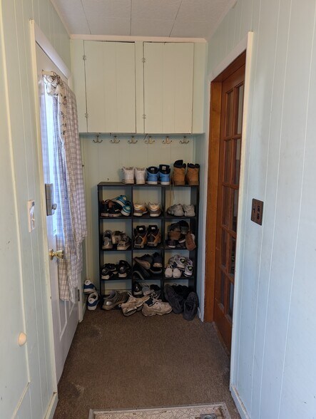 Entry Mudroom - 123 W Mohawk St