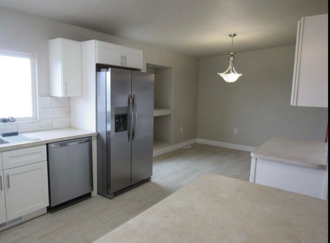 Building Photo - 3920 Robitaille Ct