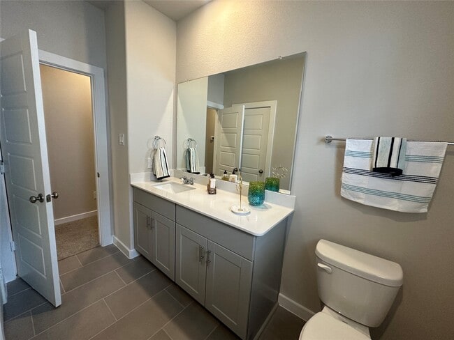 Building Photo - 3110 Valley Peak Dr