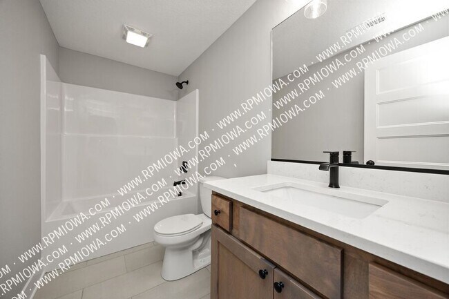 Building Photo - 326 29th St SW