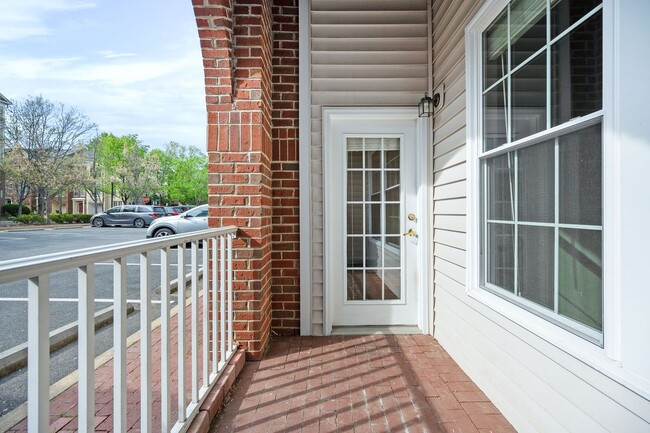 Building Photo - 171 Somervelle St