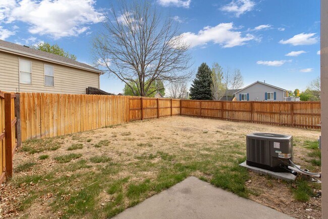 Building Photo - 430-432 Sundance Cir N