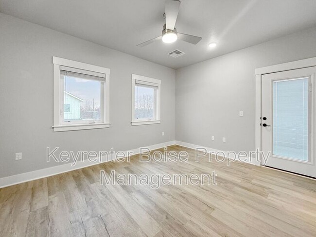 Building Photo - 8175 W Tudor Ln