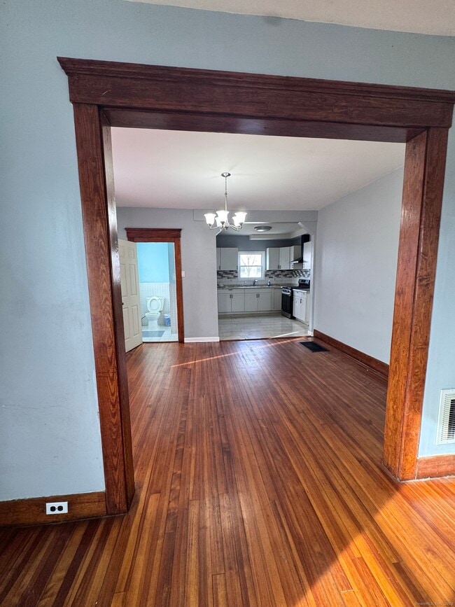 Building Photo - 62 Marne St