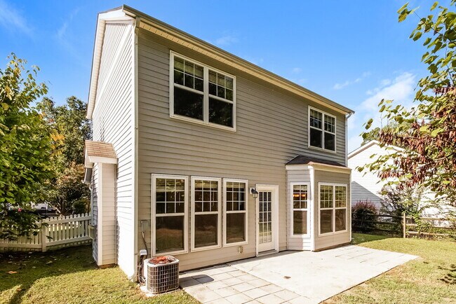 Building Photo - 10142 Old Carolina Dr