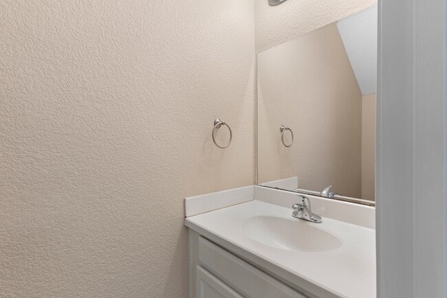 Building Photo - 6238 Cottage Pines Dr