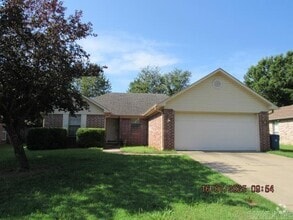 Building Photo - 2235 Sugar Creek Dr