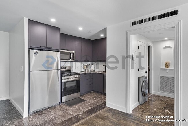 Building Photo - 2285 Peachtree Rd