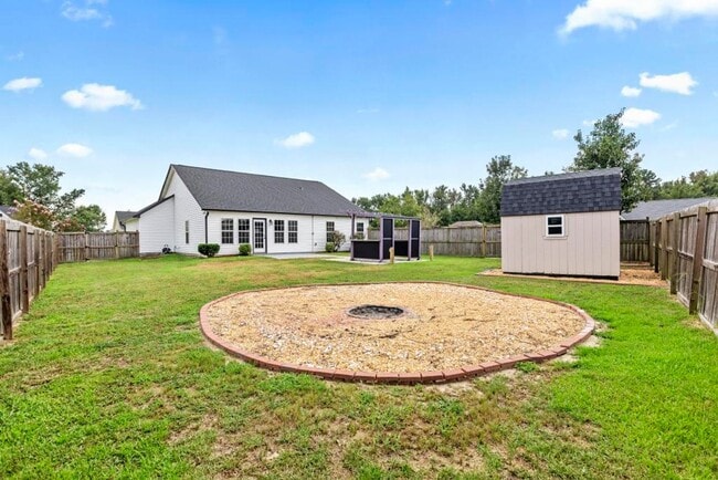 Building Photo - 201 Chandler Simpson Ct