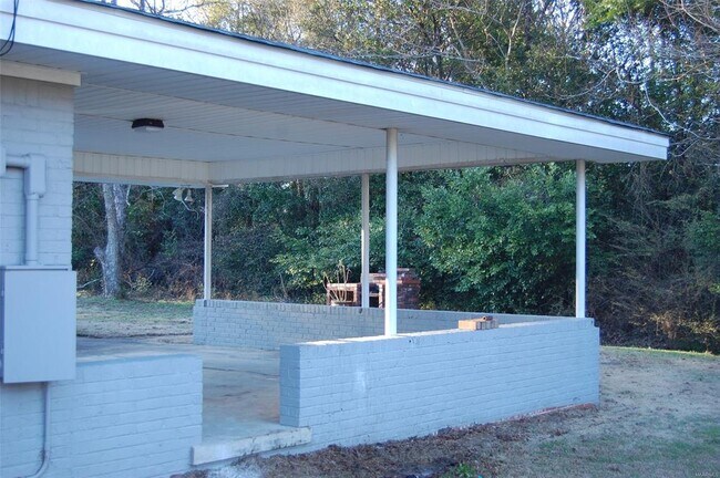 Building Photo - 633 Wetumpka St