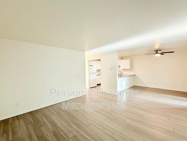 Building Photo - 3412 NE 66th Ave