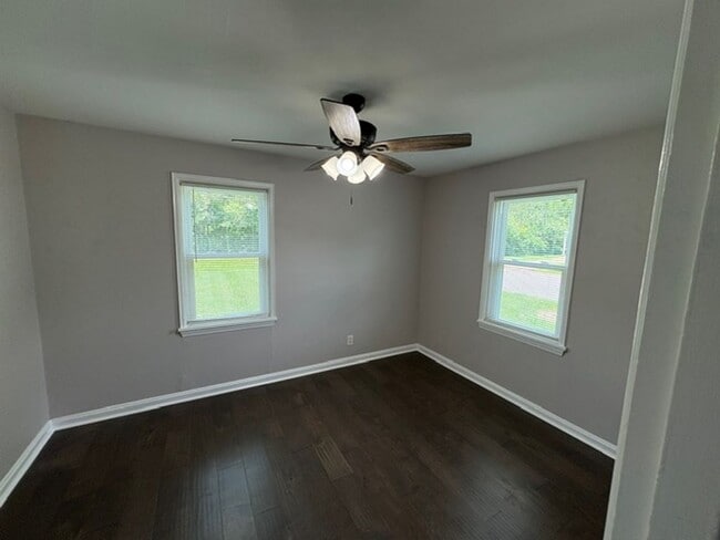 Building Photo - Beautifully rehabbed bungalow in Universit...