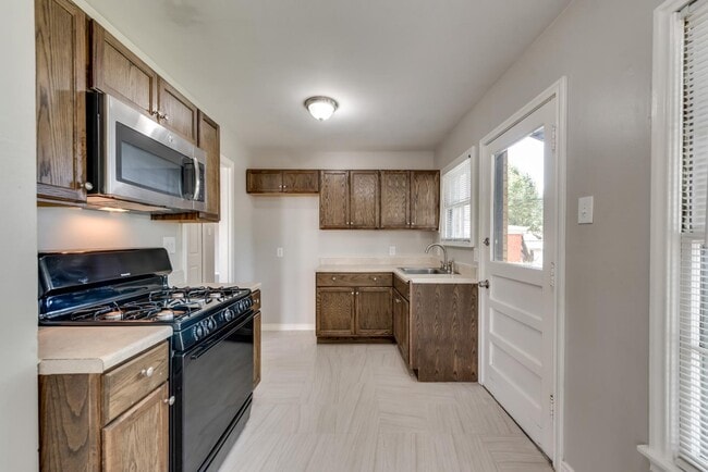 Building Photo - 11107 Stallcup Dr