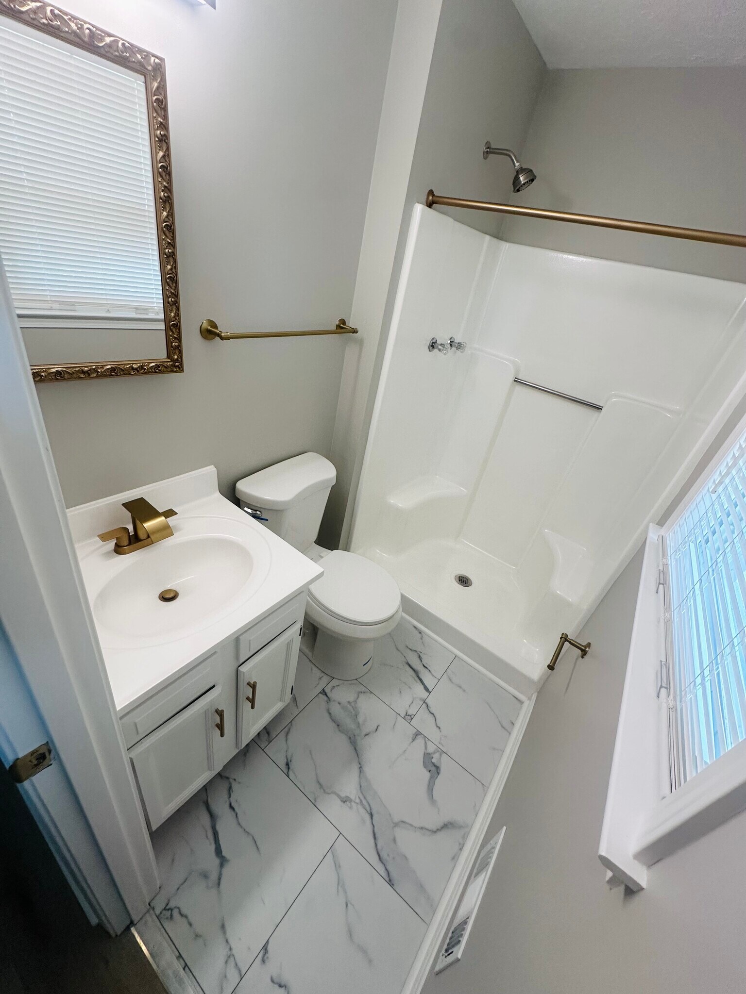 Building Photo - 3606 Baymeadow Dr