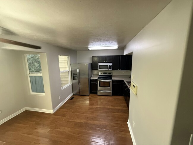 Building Photo - 3411 Dundee Dr