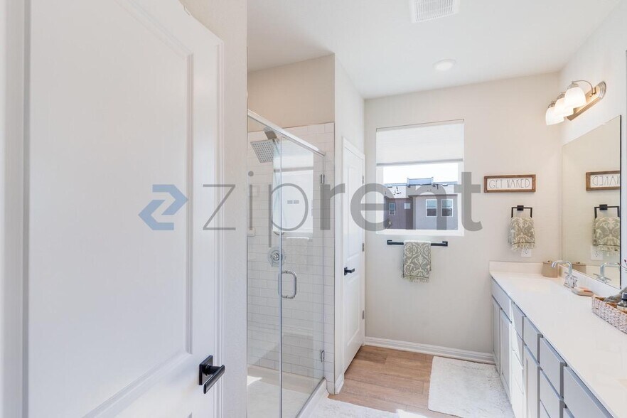 Building Photo - Unit 1801
