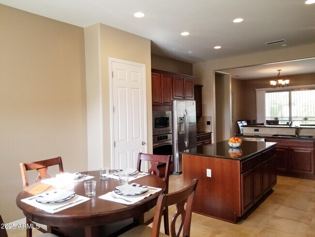 Building Photo - 26824 W Potter Dr