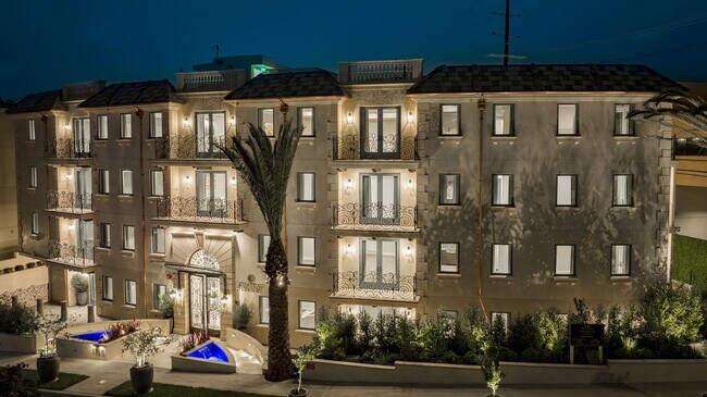 Building Photo - 1825 Pandora Ave