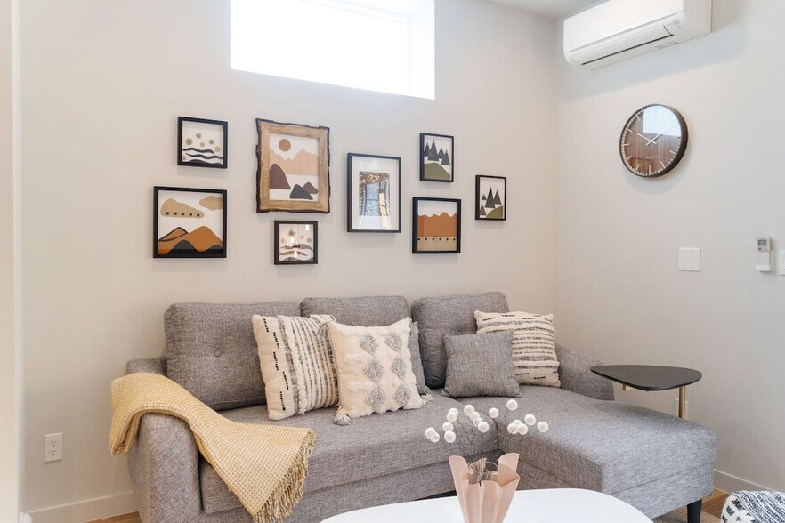 Building Photo - 4424 Burke Ave N