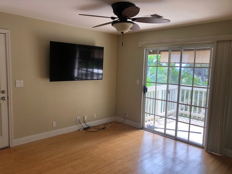 Building Photo - 140 Uwapo Rd