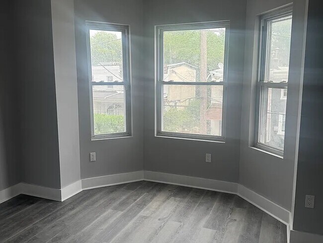 Building Photo - 1516 N Conestoga St